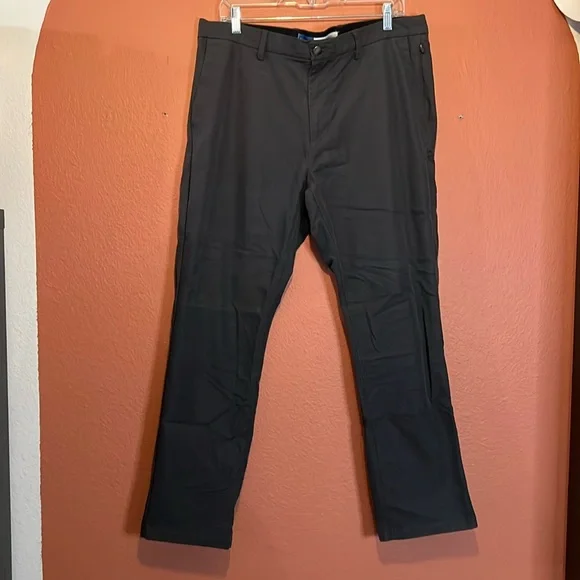Old Navy Straight Ultimate Tech Built-In Flex Chino Pants - Picture 2 of 13